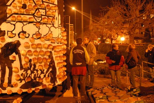 in 365 Tagen rund um Richterswil – Potpourris.ch, Räbechilbi Richterswil 2009 (Anzünden)