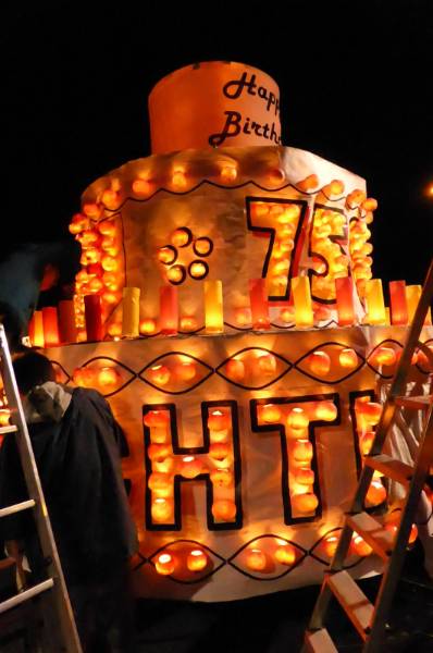 Happy Birthday – Potpourris.ch, Räbechilbi Richterswil 2015 (750 Jahre Richterswil, Torte, Anzünden)