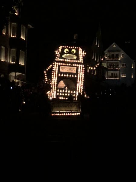 Applaus?! – Potpourris.ch, Räbechilbi Richterswil 2018 (Roboter)