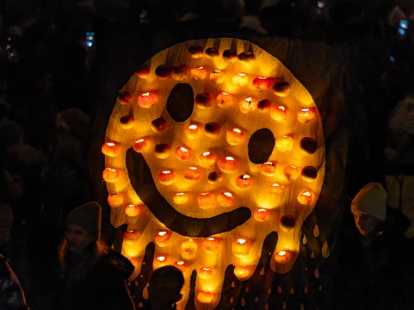 Emoji – Schule Samstagern, Räbechilbi Richterswil 2024 (Smile, Primarschule Samstagern)