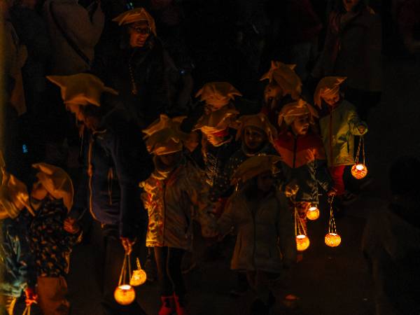 Verzierte Einzelräben, Räbechilbi Richterswil 2024 (Kindergarten Gross / Bernasconi)